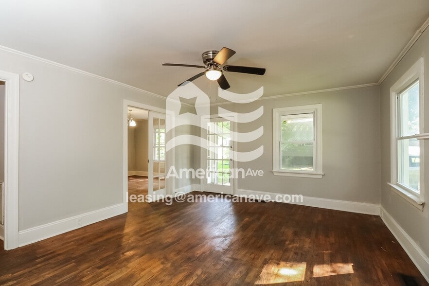 Building Photo - 207 Hampton Ave