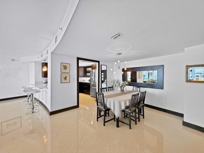 Building Photo - 3000 N Ocean Dr