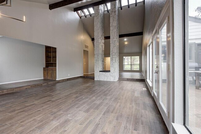 Building Photo - 2301 Tredington Way