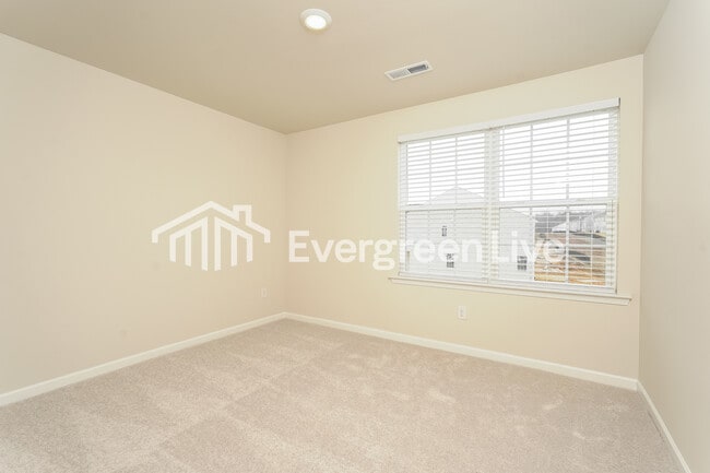 Building Photo - 5579 Hydrangea St