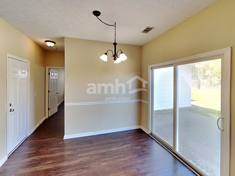 Building Photo - 106 Brant Ln