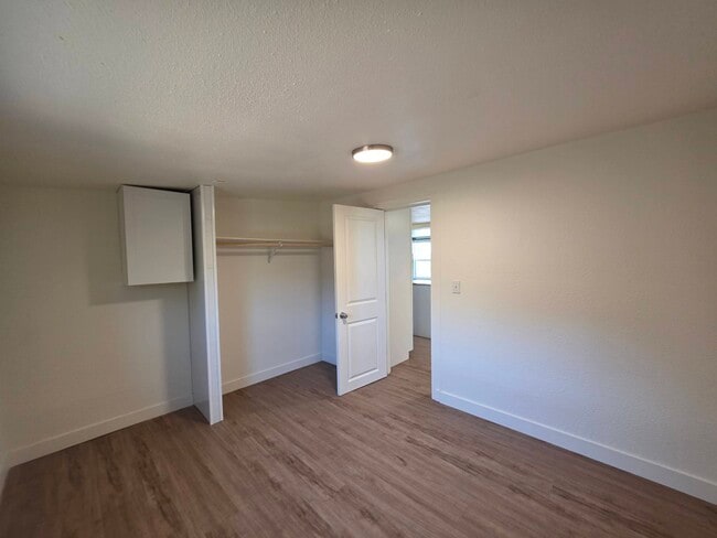 Building Photo - 2021 N Rd 48