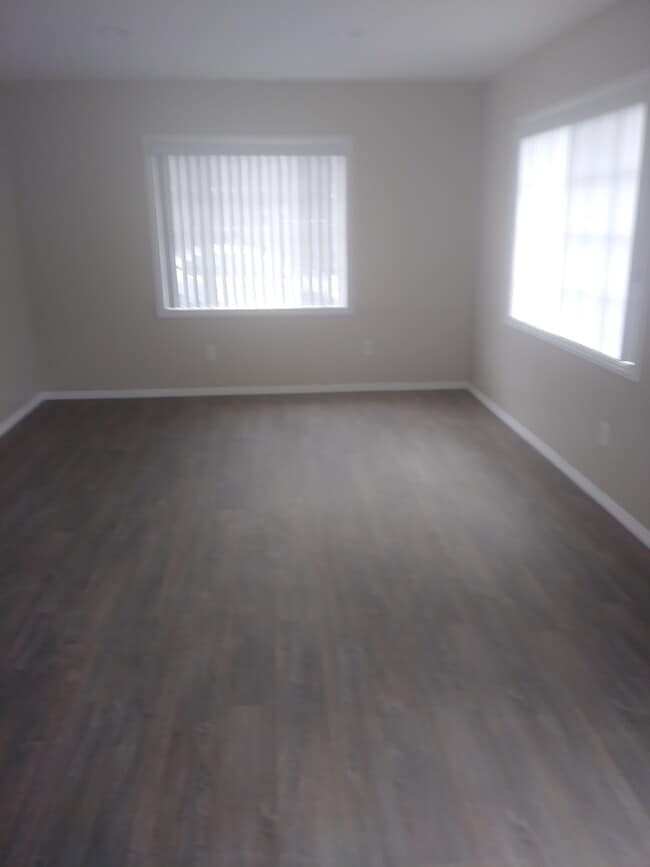 Building Photo - 5850 David Ave