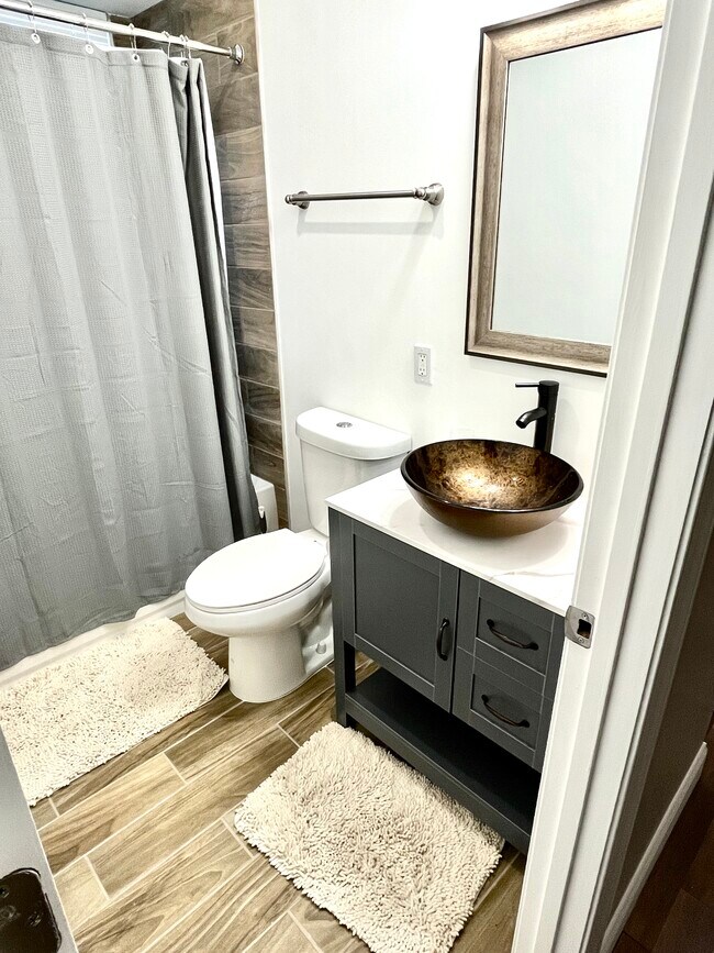 Building Photo - 4206 Eads St NE