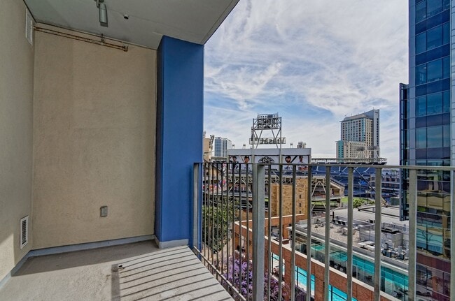 Primary Photo - Modern Elegance Meets Iconic Views – Luxur...