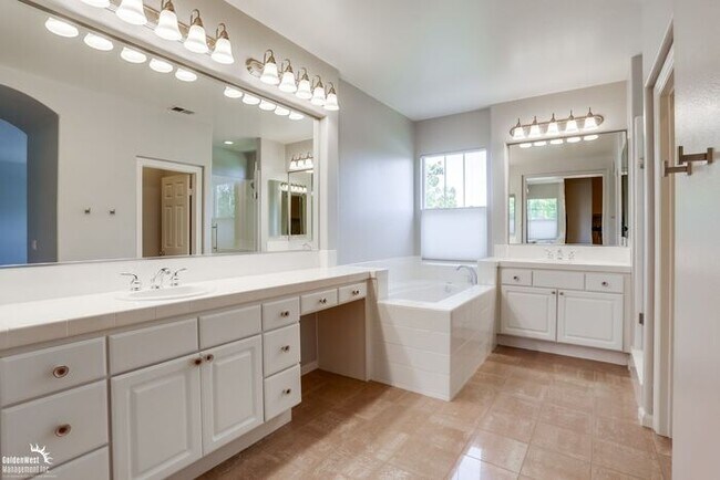 Building Photo - Impeccably Designed 4Bdm 4Ba Home in Desir...