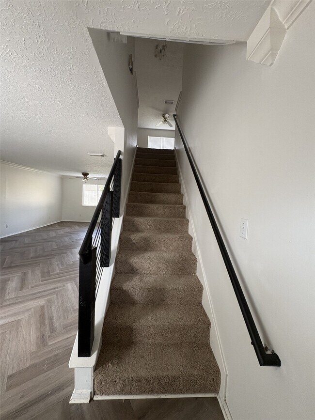 Building Photo - 13714 Firerock Dr
