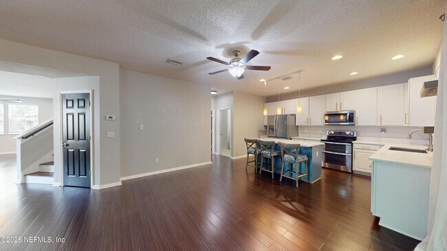 Building Photo - 1063 Collinswood Dr W