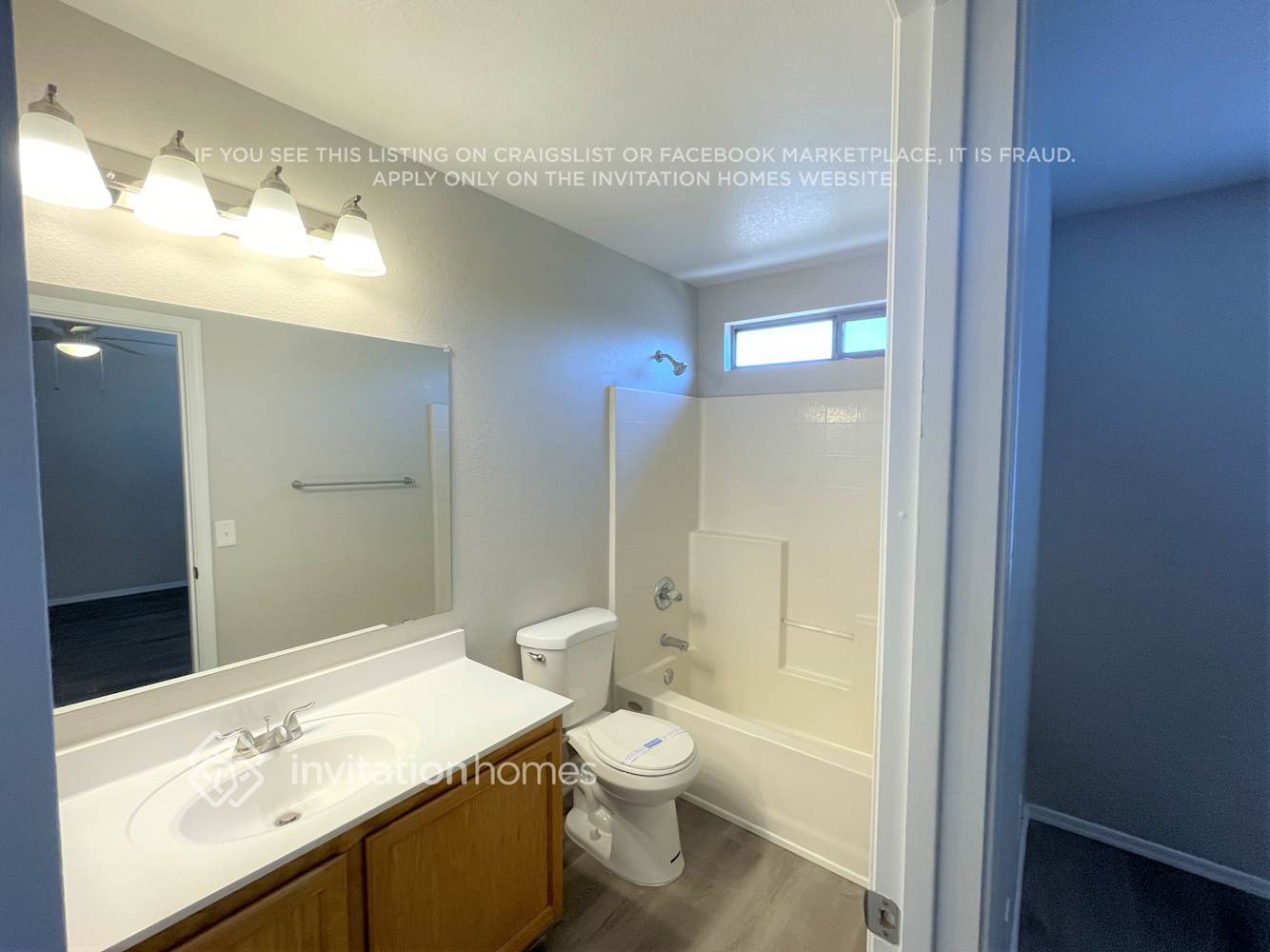 Building Photo - 1551 E Betsy Ln