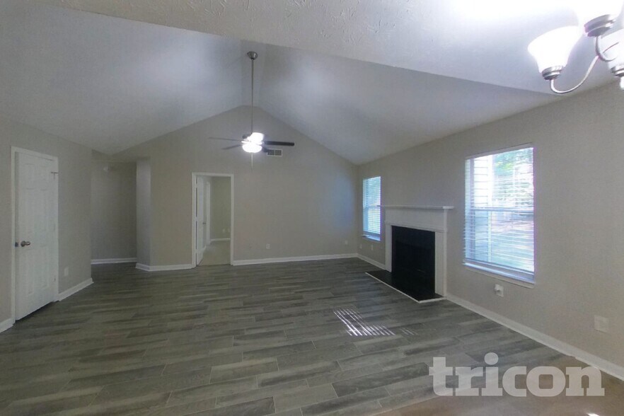 Building Photo - 1411 Pebble Ridge Ln
