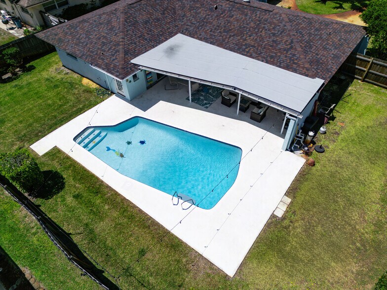 Building Photo - 8679 Merrimoor Blvd