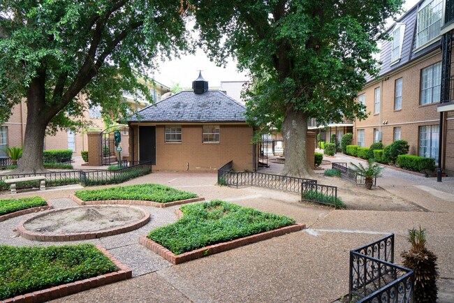 Building Photo - 9411 Westheimer Rd