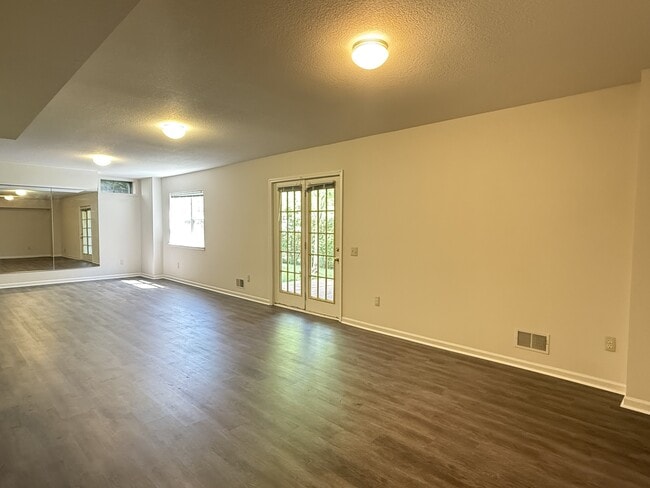 Building Photo - 4875 S Ridgeside Cir