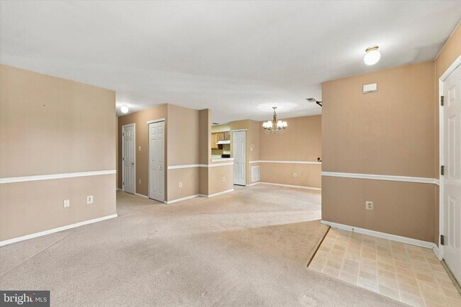 Building Photo - 722 Gilbert Pl