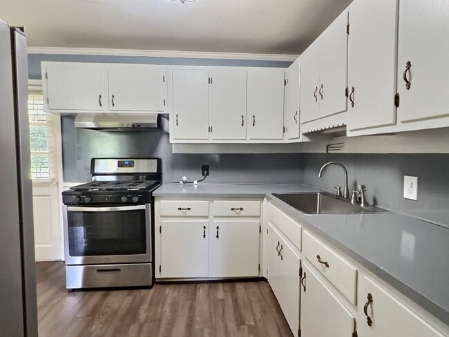 Building Photo - 3 Bed, 1 Bath in Montgomery close to Maxwell!