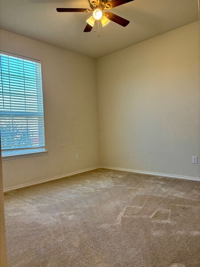 Building Photo - ? Beautiful 4-Bedroom Single-Story in Fort Worth