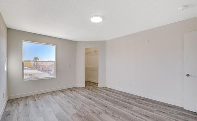 Building Photo - 8101 W Flamingo Rd
