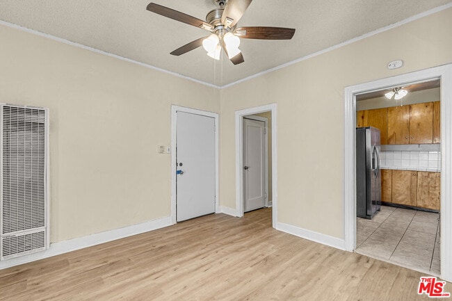 Building Photo - 3801 1/2 Mont Clair St