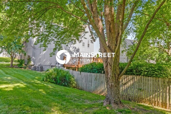 Building Photo - 4 Bedroom Pet-Friendly Home in Olathe, KS ...