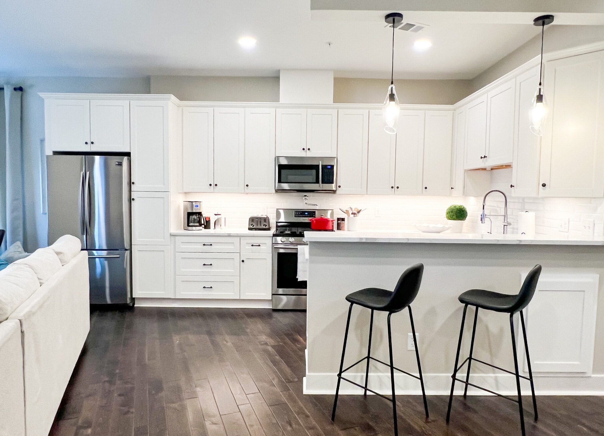 Building Photo - 63 7th Ave S