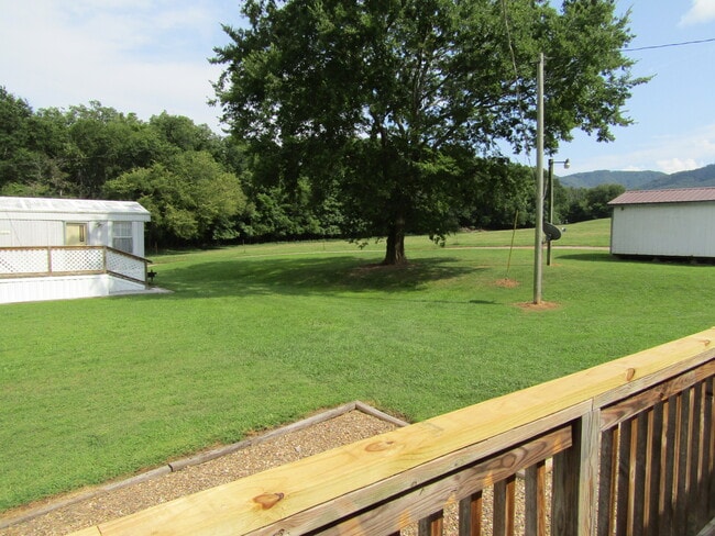 Building Photo - 916 Browns Ridge Rd