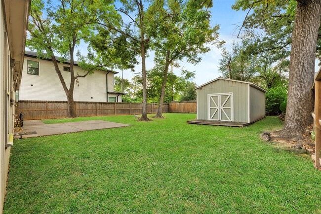 Building Photo - 1850 Libbey Dr