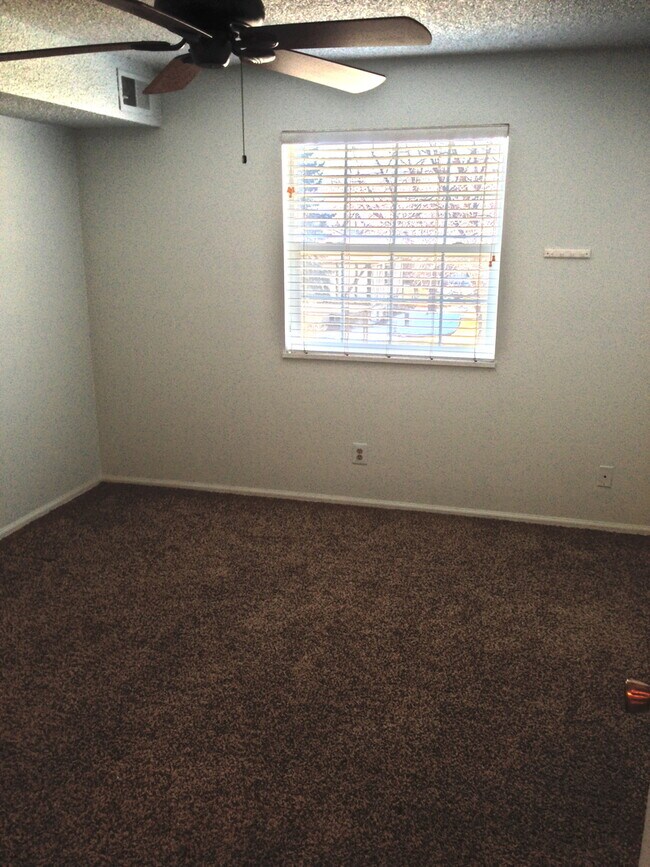 Building Photo - Charming Updated One Bedroom Apartment In North Boulder!