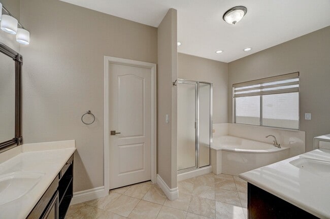 Building Photo - Marvelous Single Story, 3 Bedroom Home with NO HOA!