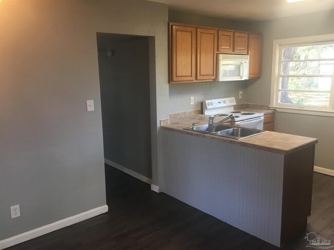 Building Photo - 8 Baggett Ct