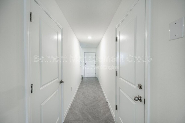 Building Photo - 8250 SW 67th Ave