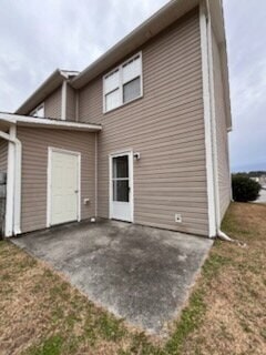 Building Photo - 310 Streamwood Dr