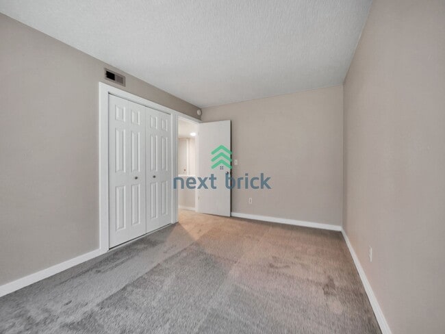 Building Photo - Spacious 4 Bed 2.5 Bath for Rent! OPEN HOU...