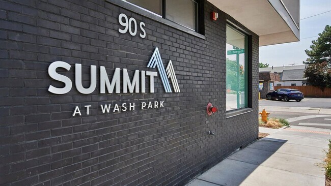 Building Photo - 90 S Logan St