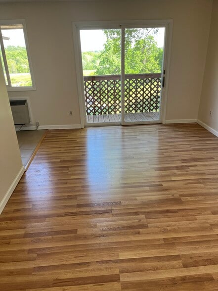 Living Room - 3020 Fernbrook Ln