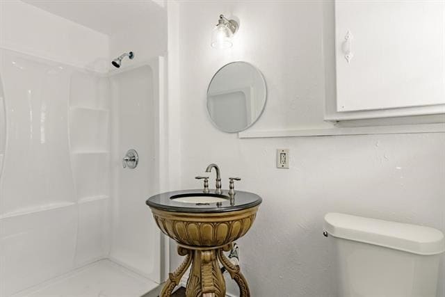 Building Photo - 5821 Circular Dr