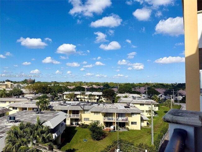 Building Photo - 8395 SW 73rd Ave