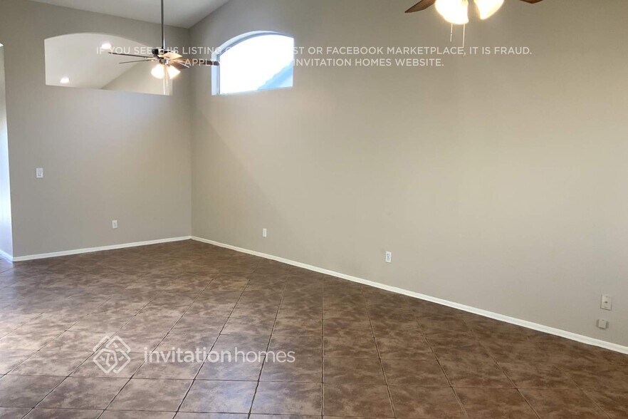 Building Photo - 8703 N 112th Ave