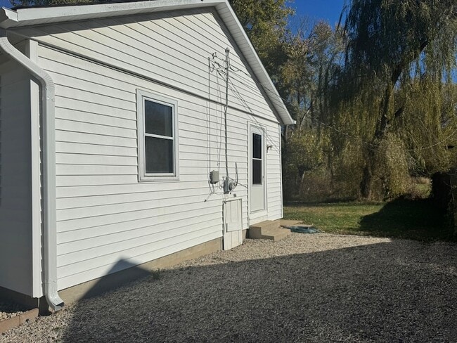 Building Photo - 26895 Bernice St