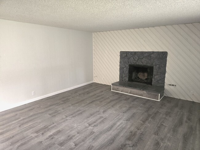 Building Photo - 2871ap