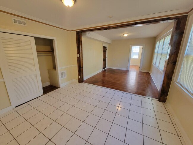 Building Photo - 489 Quinnipiac Ave