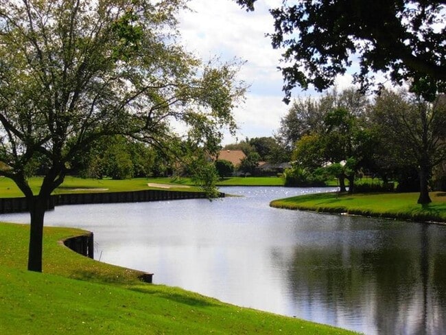 Building Photo - 1703 Whitehall Dr