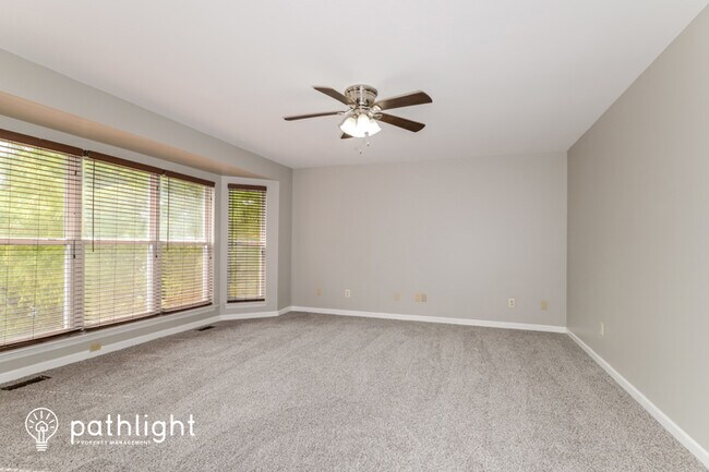 Building Photo - 472 Summer Top Ln