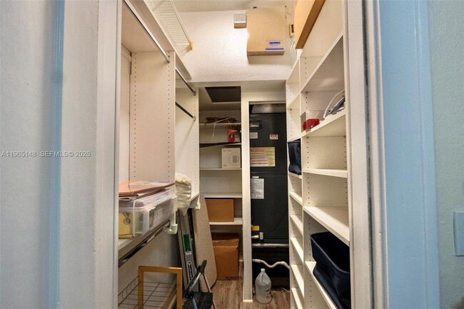 Building Photo - 906 Genoa St