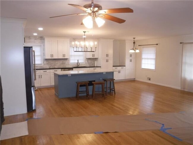 Building Photo - 4469 Leonora Dr