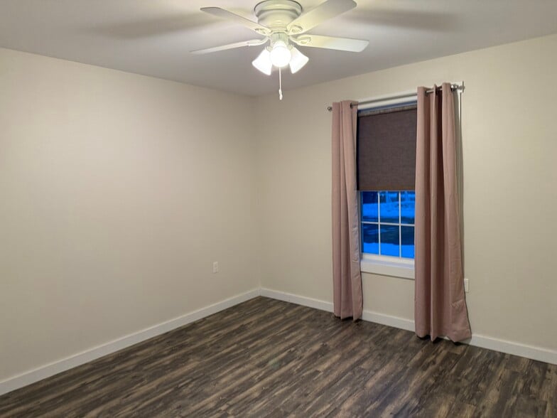 Primary Bedroom - 125 High St