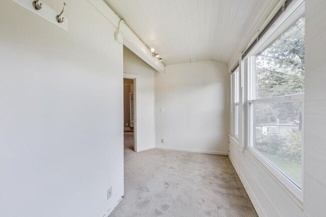 Building Photo - 159 Emerson St