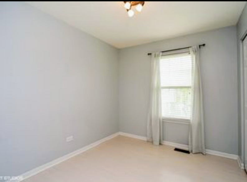 Building Photo - 1415 W Split Oak Cir