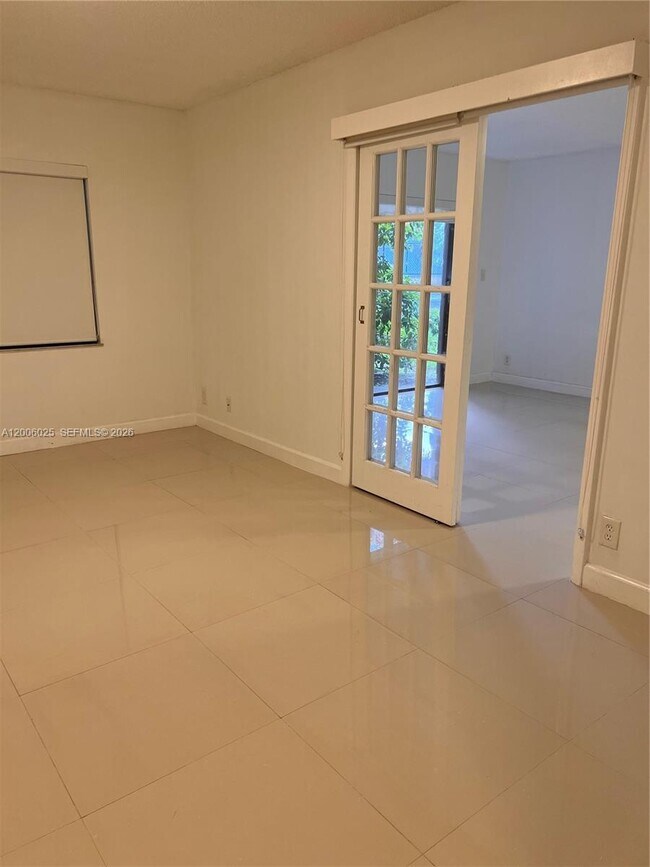 Building Photo - 8290 Lake Dr