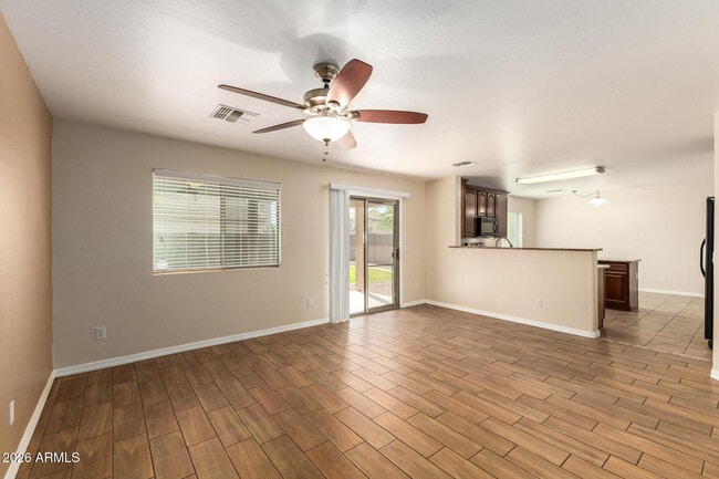 Building Photo - 3335 W La Salle St