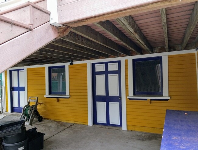 Building Photo - 1632 State St